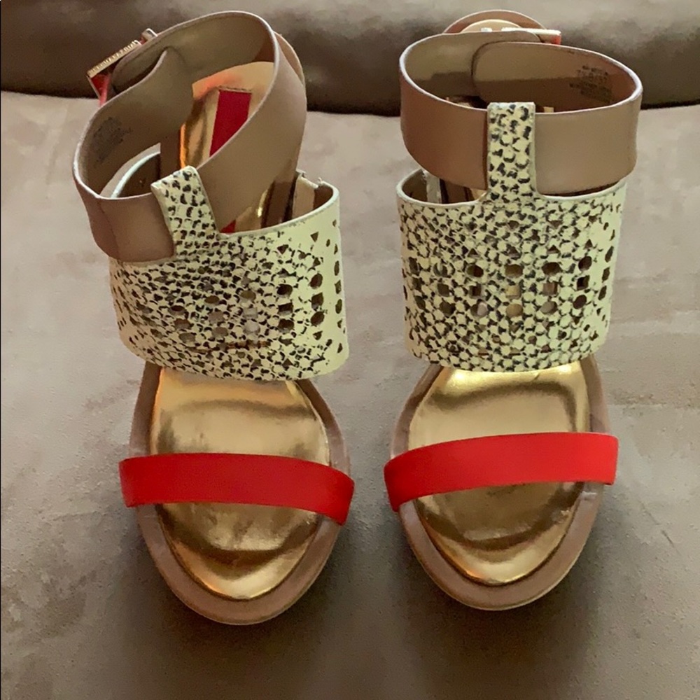 BCBGMaxAzria wedges